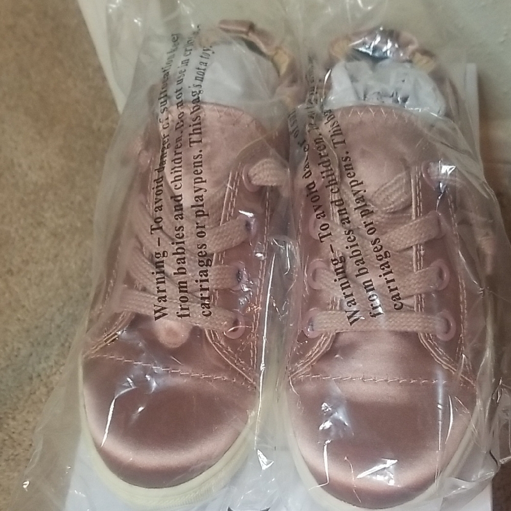 Steve Madden Pink Sneakers with Satin Finish